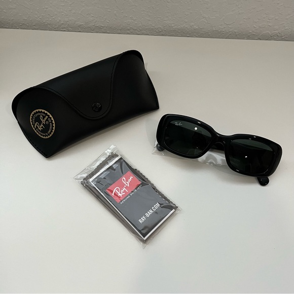 Sold on Depop - Ray-Ban RB4122 Black Rectangular Sunglasses w Green Lenses - Picture 8 of 11